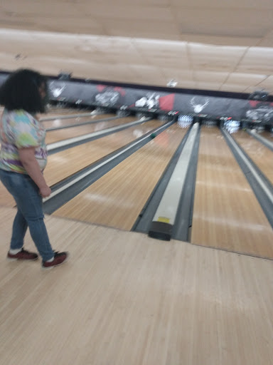 Bowling Alley «AMF Dewey Garden Lanes», reviews and photos, 4470 Dewey Ave, Rochester, NY 14612, USA