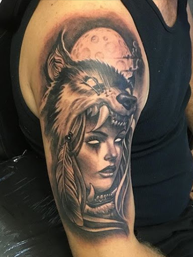 Tattoo Shop «Crossbones Tattoo & Piercings», reviews and photos, 19051 San Carlos Blvd #10, Fort Myers Beach, FL 33931, USA