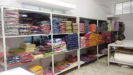 बहु-ब्रांड कपड़ों की दुकान जयपुर