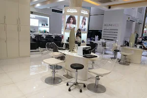 Jean-Claude Biguine Salon & Spa, Pali Hill Bandra image