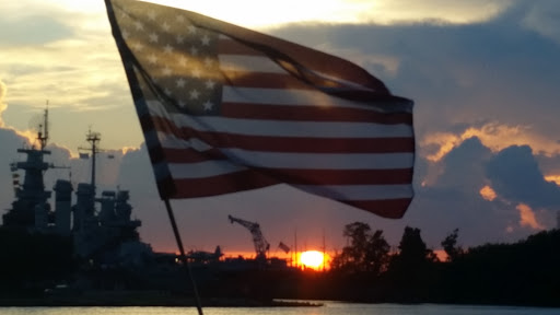 Eclectic Restaurant «Riverboat Landing», reviews and photos, 2 Market St, Wilmington, NC 28401, USA