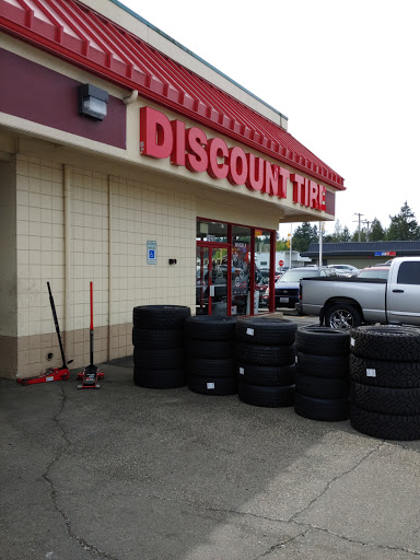 Tire Shop «Discount Tire Store - Burien, WA», reviews and photos, 14328 1st Avenue South, Burien, WA 98168, USA