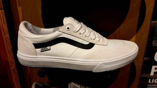 Shoe Store «Vans», reviews and photos, 400 S Baldwin Ave #251, Arcadia, CA 91007, USA