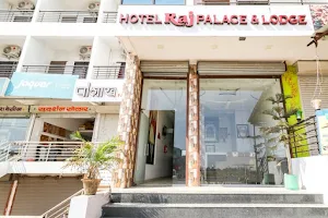 OYO 69594 Raj Palace & Lodge image