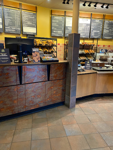 Shopping Mall «The Mall at Whitney Field», reviews and photos, 100 Commercial Rd, Leominster, MA 01453, USA