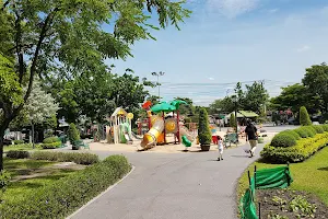 Chaloem Phra Kiat Mahat Thai Park image