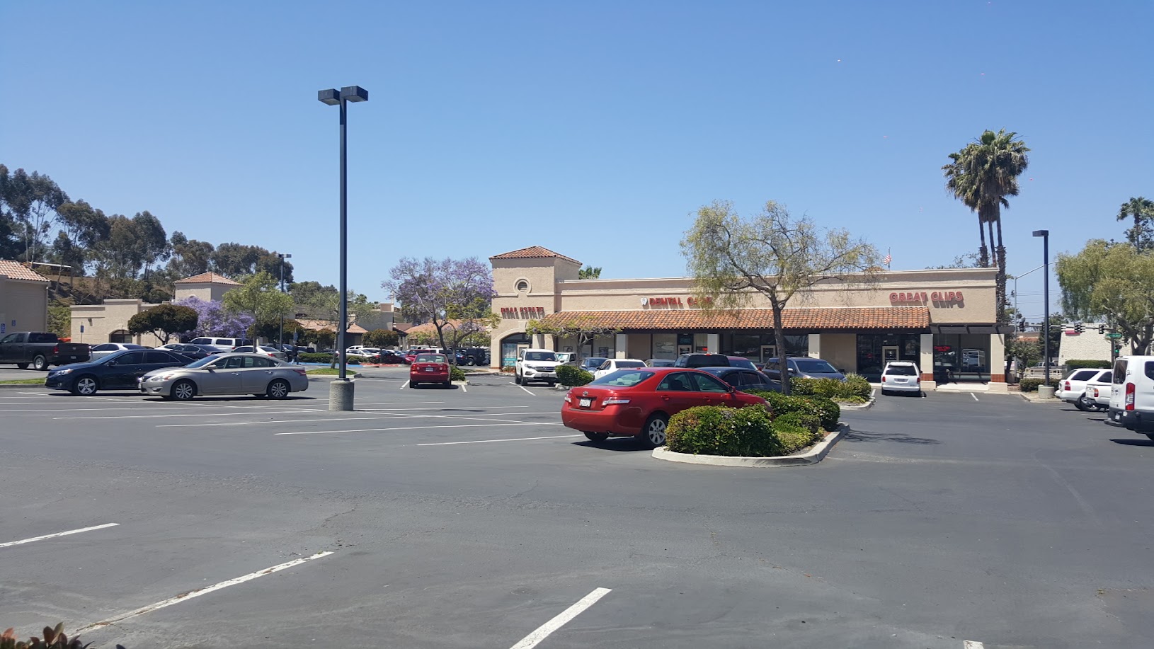 Mission Plaza Real Shopping Center