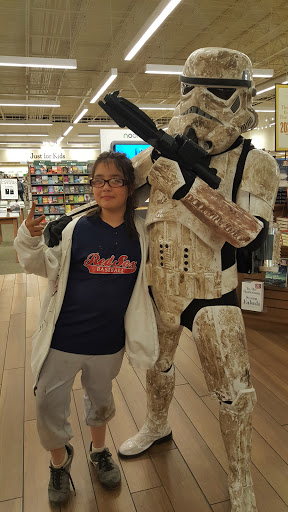 Book Store «Barnes & Noble Booksellers El Paso/Fountains at Farah», reviews and photos, 8889 Gateway Blvd W #120, El Paso, TX 79925, USA