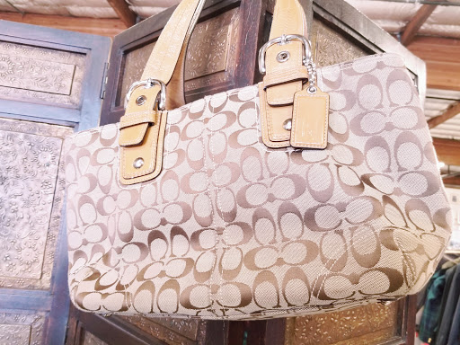 Thrift Store «St. Vincent De Paul (SVDP) Thrift Store», reviews and photos, 2406 El Camino Real, Redwood City, CA 94063, USA