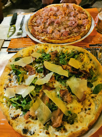 Plats et boissons du Restaurant italien Pizza Plage L'AYGUADE Pizzéria au Feu de bois à Hyères - n°2