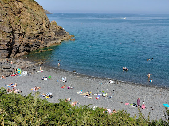 Pointe de Pors Pin Beach
