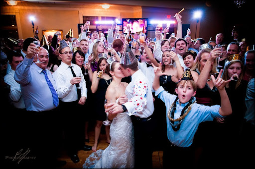 Liftoff Entertainment - DJ and Photo Booth Services