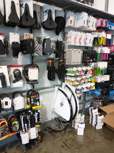 Bicycle Store «The Trek Bicycle Store of Kansas City-Shawnee», reviews and photos, 10412 Shawnee Mission Pkwy, Shawnee, KS 66203, USA