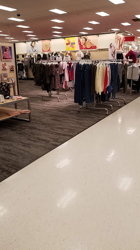 Department Store «Target», reviews and photos, 18855 N Market Pl Dr, Aurora, OH 44202, USA