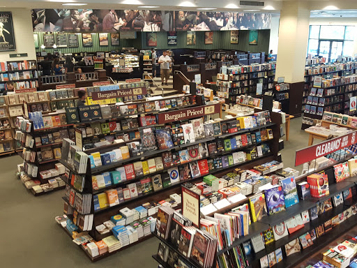 Book Store «Barnes & Noble Booksellers Crocker Park», reviews and photos, 198 Crocker Park Blvd, Westlake, OH 44145, USA