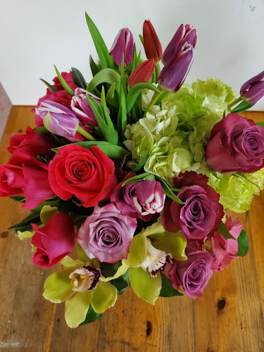 Florist «Bundle Of Roses», reviews and photos, 763 Elden St, Herndon, VA 20170, USA