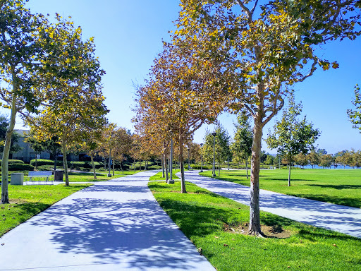 Park «Mike Ward Community Park Woodbridge», reviews and photos, 20 Lake Rd, Irvine, CA 92604, USA