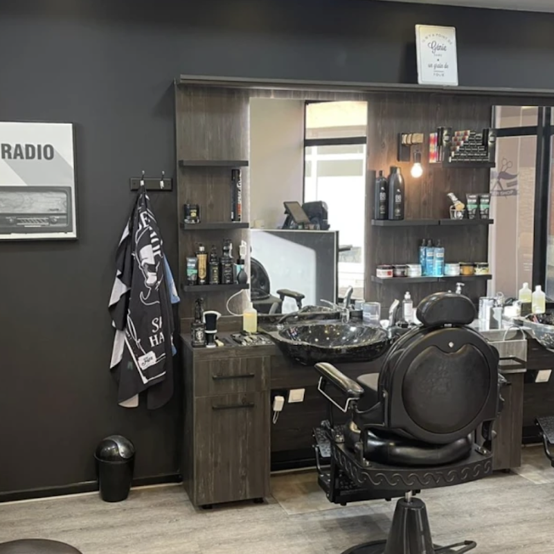 OMEGA BARBER SHOP