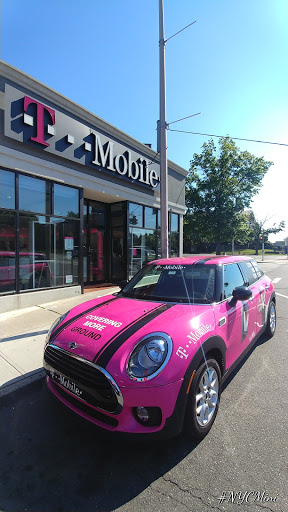 Cell Phone Store «T-Mobile», reviews and photos, 112 Fulton Ave, Hempstead, NY 11550, USA