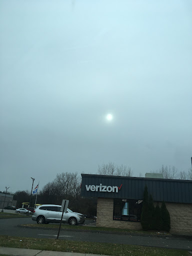 Cell Phone Store «Verizon Authorized Retailer, TCC», reviews and photos, 127 Berlin Rd, Cromwell, CT 06416, USA