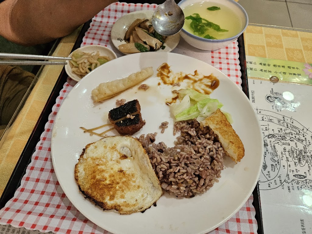 台南市中西區 福欣素食坊 - 台灣餐廳推薦 手搖推薦 甜點推薦 買一送一 優惠訊息