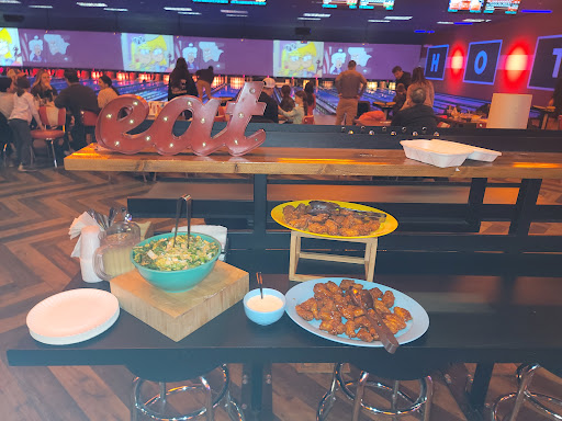 Bowling Alley «Bowlero Commack», reviews and photos, 2183 Jericho Turnpike, Commack, NY 11725, USA