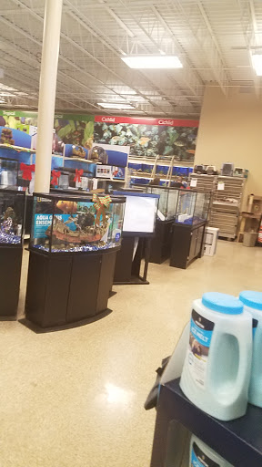 Pet Supply Store «PetSmart», reviews and photos, 1521 Golden Gate Plaza, Mayfield Heights, OH 44124, USA
