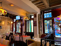 Atmosphère du Restaurant de spécialités d'Afrique du Nord Au Bon Couscos à Paris - n°9