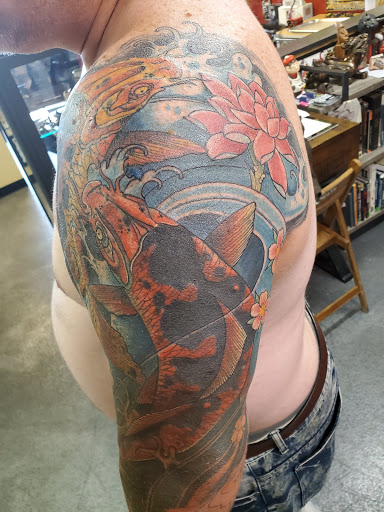 Tattoo Shop «Sacred Hand Tattoo Society», reviews and photos, 960 Parsons Ave, Columbus, OH 43206, USA