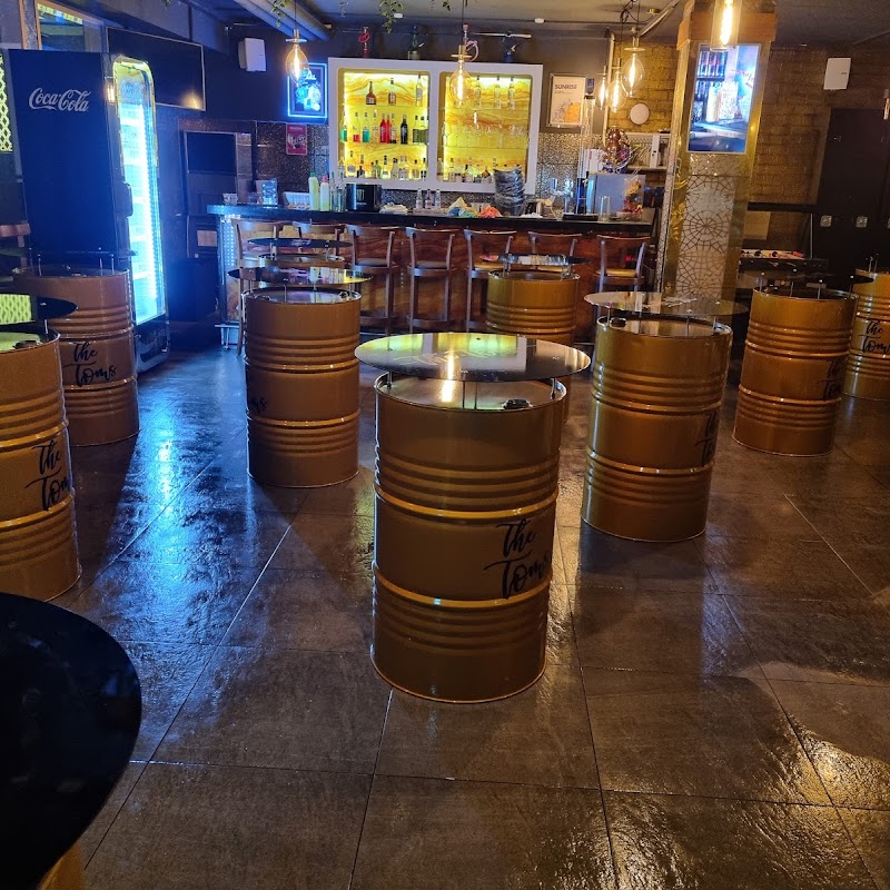 Tom's Restaurant Bar Lounge