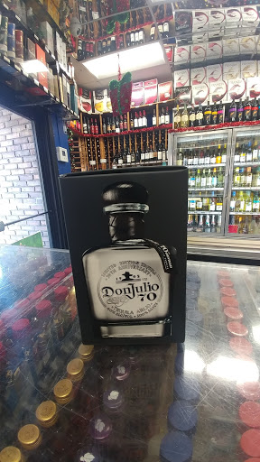 Liquor Store «Hollywood Liquors Inc», reviews and photos, 950 Tremont St, Roxbury Crossing, MA 02120, USA