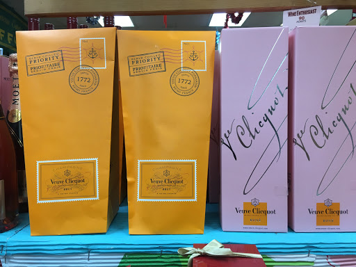 Liquor Store «Happy Liquor Store», reviews and photos, 34-16 31st Ave, Long Island City, NY 11106, USA