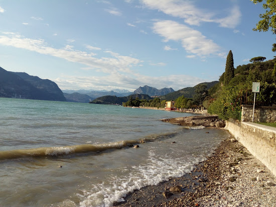 Spiaggia libera Pilzone