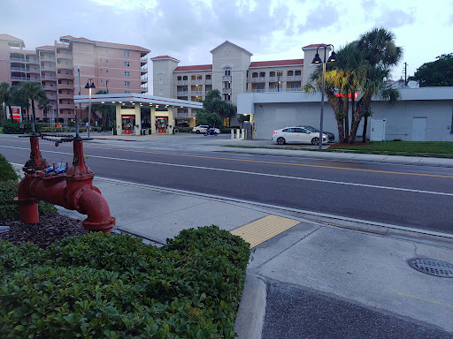 Speedway, 601 Bayway Blvd, Clearwater Beach, FL 33767, USA, 