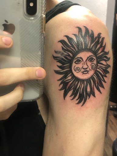 Tattoo Shop «Surreal Limits Tattoo Studio», reviews and photos, 7335 Van Nuys Blvd, Van Nuys, CA 91405, USA