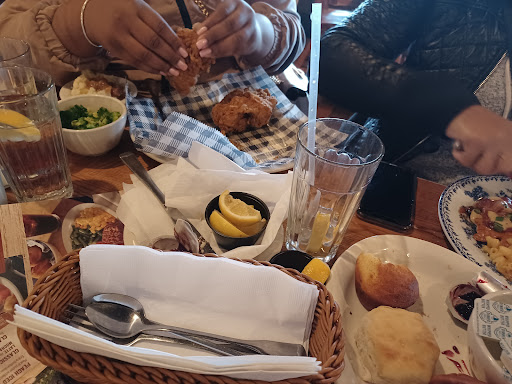 American Restaurant «Cracker Barrel Old Country Store», reviews and photos, 1511 Riverboat Center Dr, Joliet, IL 60431, USA