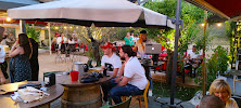 Atmosphère du Red Garden - Restaurant à Villefranche-sur-Saône à Villefranche-sur-Saône - n°13