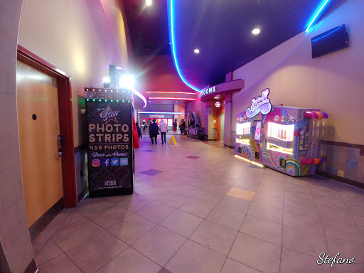 Movie Theater «Regal Cinemas Broward Stadium 12 & RPX», reviews and photos, 8000 W Broward Blvd, Plantation, FL 33388, USA