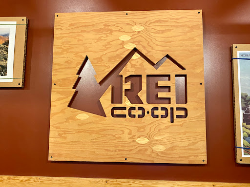 Camping Store «REI», reviews and photos, 11067 Carolina Pl Pkwy, Pineville, NC 28134, USA
