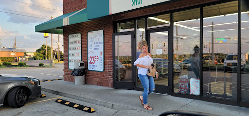 Tobacco Shop «Crescent Springs Tobacco & Liquor», reviews and photos, 535 Buttermilk Pike, Crescent Springs, KY 41017, USA