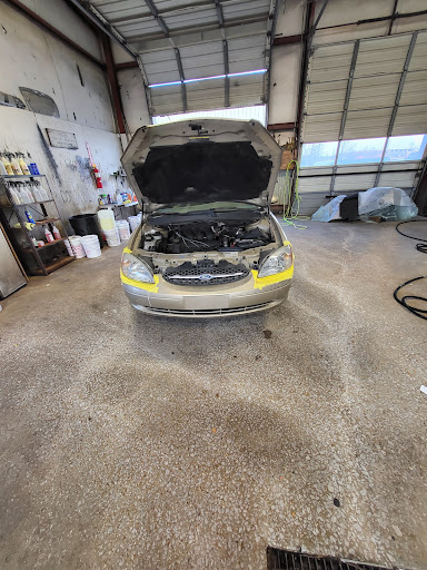 Auto Body Shop «Landmark Collision Center», reviews and photos, 110 15th St E, Tuscaloosa, AL 35401, USA