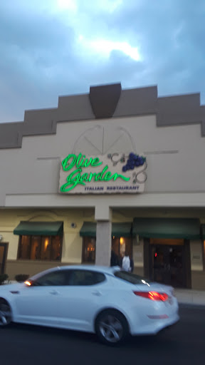 Shopping Mall «Bala Cynwyd Shopping Center», reviews and photos, 59 E City Ave, Bala Cynwyd, PA 19004, USA