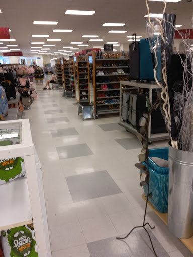 Department Store «T.J. Maxx & HomeGoods», reviews and photos, 7 Neponset St, Worcester, MA 01606, USA