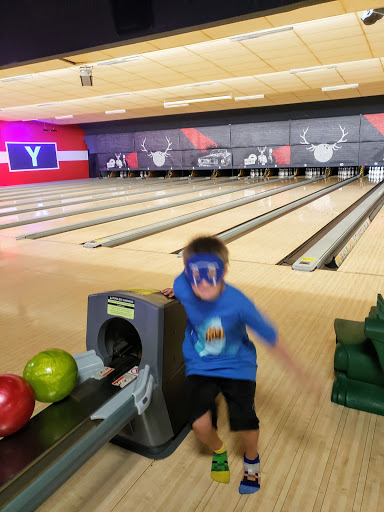 Bowling Alley «Brunswick Zone North Ridgeville Lanes», reviews and photos, 38931 Center Ridge Rd, North Ridgeville, OH 44039, USA