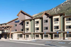 Microtel Inn & Suites by Wyndham Georgetown Lake image