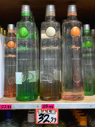 Liquor Store «Parkchester Liquor & Wine Shop», reviews and photos, 1671 Metropolitan Ave, Bronx, NY 10462, USA