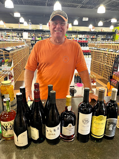 Liquor Store «The New Wine Regions Discount Wines & Liquors», reviews and photos, 2423 US-27, Clermont, FL 34711, USA