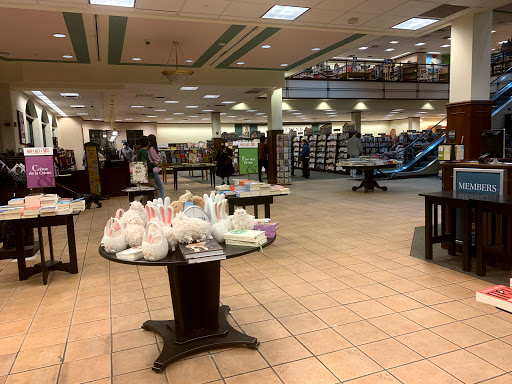 Shopping Mall «The Commons at Calabasas», reviews and photos, 4799 Commons Way, Calabasas, CA 91302, USA