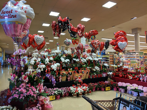 Grocery Store «Safeway», reviews and photos, 645 N San Antonio Rd, Mountain View, CA 94040, USA