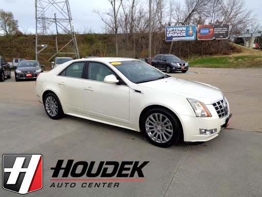 Used Car Dealer «Houdek Auto Center», reviews and photos, 150 7th Ave, Marion, IA 52302, USA